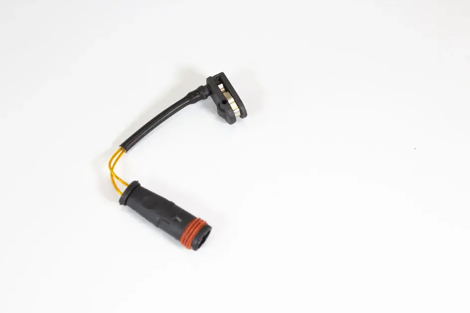 Clearance URO Rear Left Disc Brake Pad Wear Sensor - 6395401517