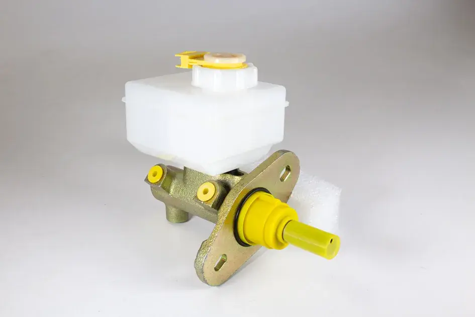 Top Rated Eurospare Brake Master Cylinder - LR013018