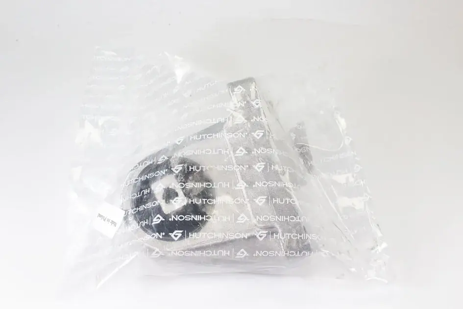 Hutchinson Stub Axle - 8649597 Discount