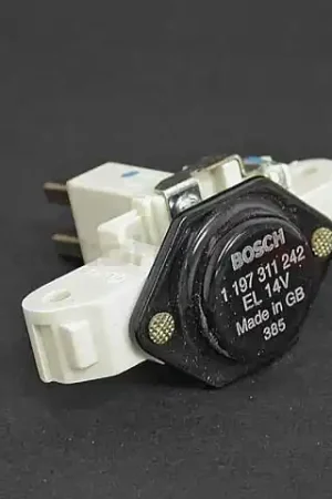 No Minimum Order Bosch 1197311242 Voltage Regulator - Mercedes