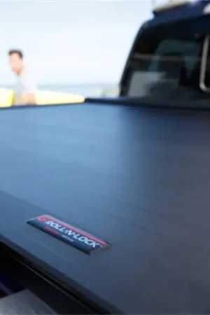 Roll-N-Lock 07-17 Toyota Tundra Regular Cab/Double Cab 77in E-Series Retractable Tonneau Cover Fan Favorite