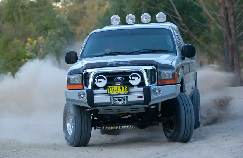 Worldwide Shipping ARB Sahara Summit S/Bumper Suit 200 GXL 8/18ON OE Fog 8-12 (Not M12)